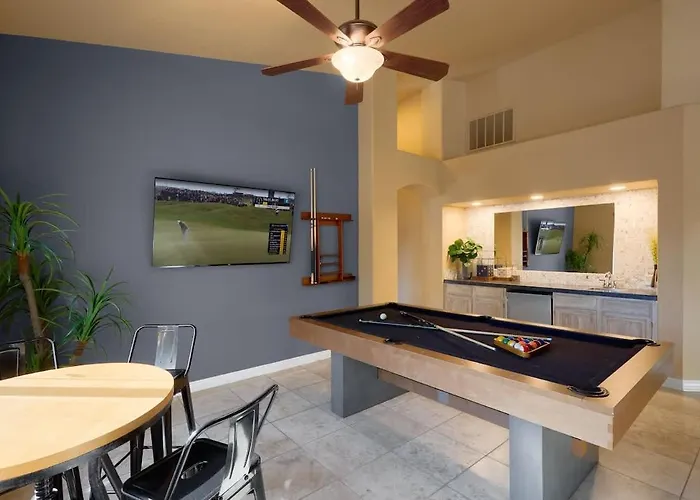 Valletta-sparkling Pool-game Room-putting * Phoenix