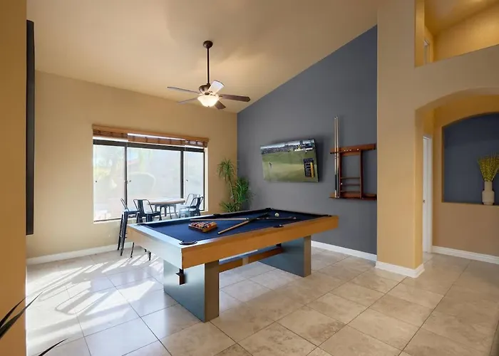 Valletta-sparkling Pool-game Room-putting Ferienhaus *